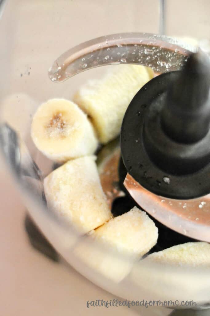 frozen bananas in a ninja blender