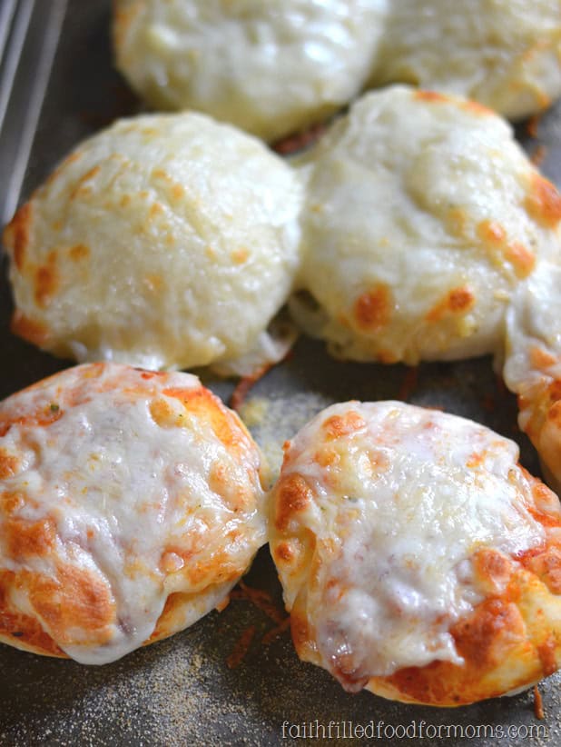 Mini Pizzas With Homemade Pizza Dough Mini Pizzas With Homemade Pizza Dough