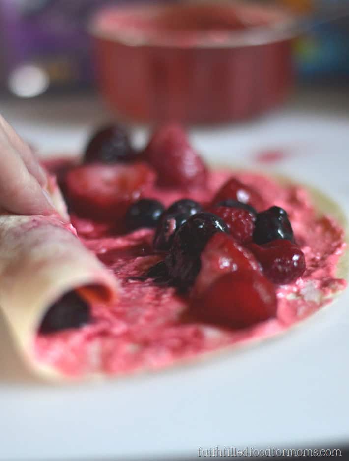 Fruity Snack Roll Ups #pourmorefun #ad Fruity Snack Roll Ups #pourmorefun #ad