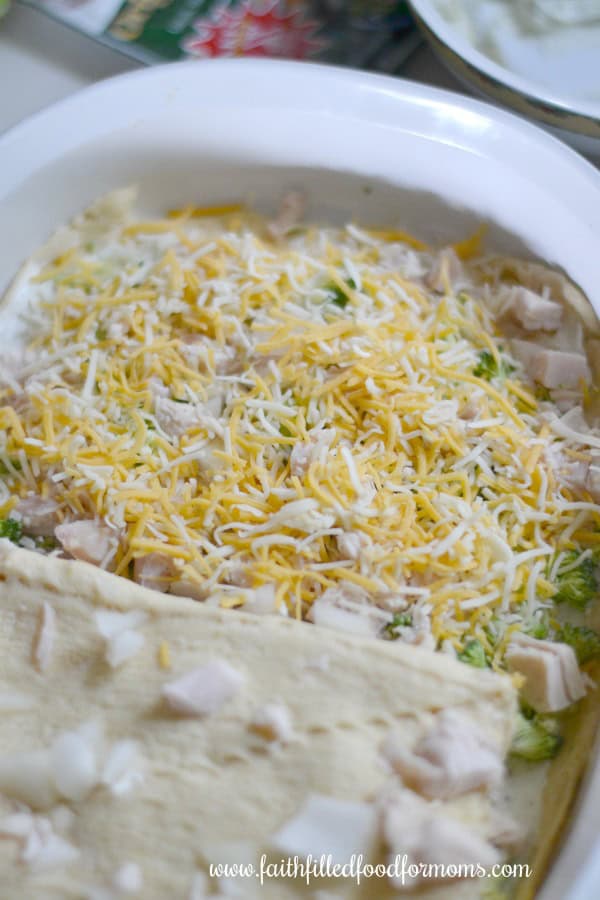 This Cheesy Oven baked Chicken Breast Recipe is so delicious!