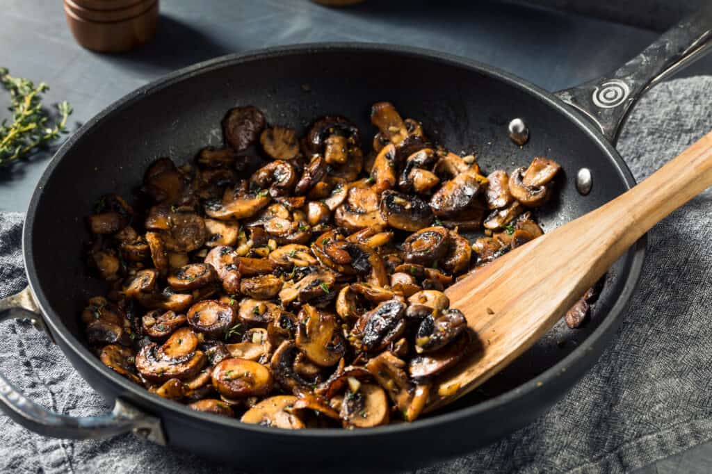 how to make salisbury steak with hamburger patties Sauteed Mushrooms for Salisbury Steak
